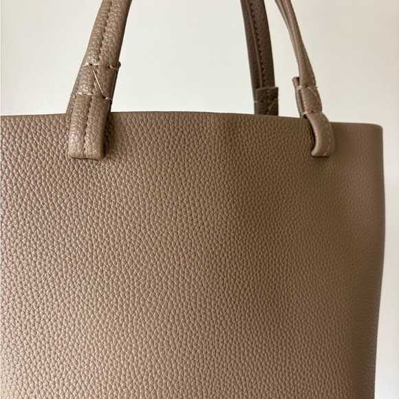 The Row Park Small Leather Tote Bag - Picture 3 of 11